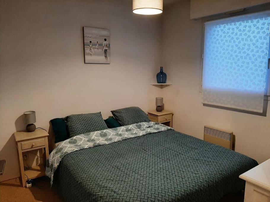 Hyper Centre De Sarzeau, Grand Appartement Au Calme Avec Jardinet Exterior photo